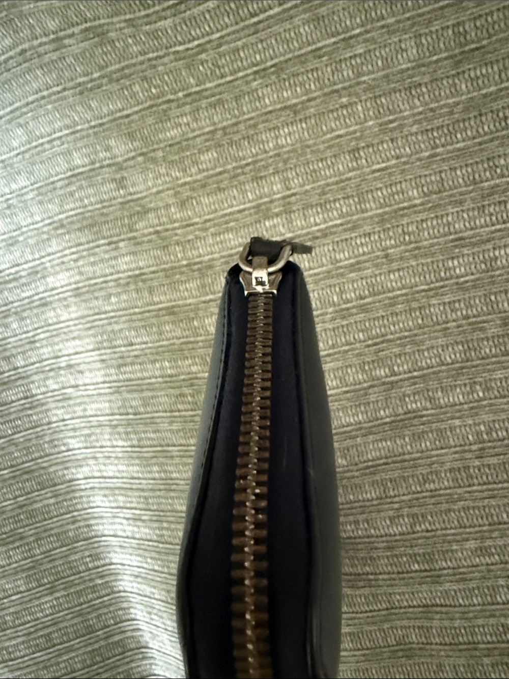 Burberry woman’s Black Solid Zip-Around Long Wallet with Credit Card Slots - Picture 6 of 11